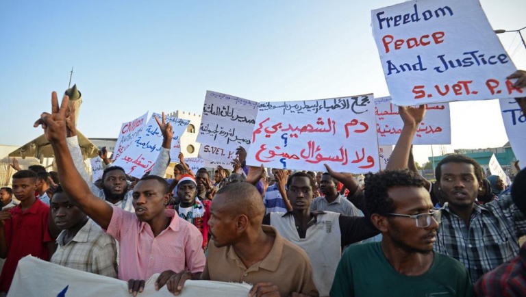 Soudan: les protestataires préparent une grève générale