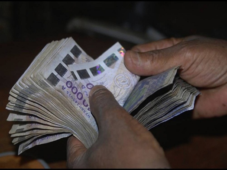 40 millions de FCfa volés dans le bureau du directeur du Budget : un gendarme arrêté 40 millions de FCfa volés dans le bureau du directeur du Budget : un gendarme arrêté