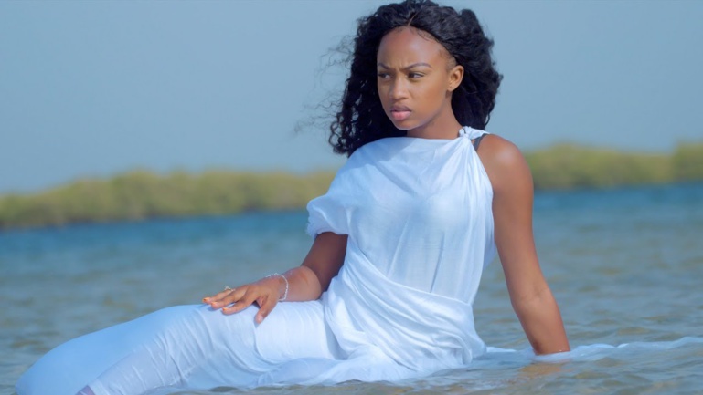 La "petite" Astar dévoile son single dédié à sa défunte maman « Wakh Ma Fi Ngua Nekk » La "petite" Astar dévoile son single dédié à sa défunte maman « Wakh Ma Fi Ngua Nekk »