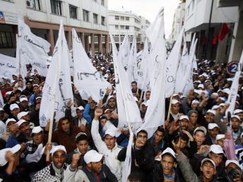 Le Mouvement du 20 février ne désarme pas et demande le boycott des législatives du 25 novembre : «Je boycotte donc je suis» proclament les manifestants. Rabat, le 20 novembre 2011. Reuters/Stringer