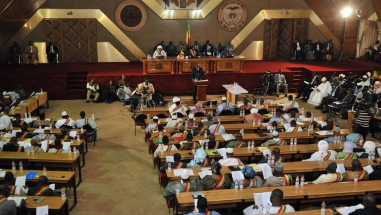Prolongation du mandat des députés au Mali: avis partagés dans la classe politique