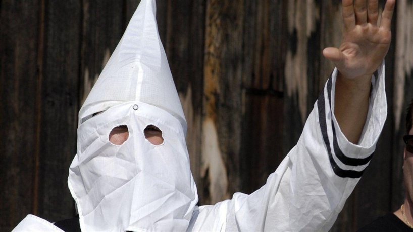 Acte raciste en Espagne: deux Allemands membres du KKK battent un Sénégalais qui finit en soins intensifs Acte raciste en Espagne: deux Allemands membres du KKK battent un Sénégalais qui finit en soins intensifs