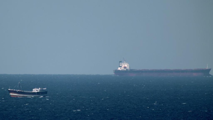 Deux pétroliers en feu après une attaque en mer d'Oman Deux pétroliers en feu après une attaque en mer d'Oman