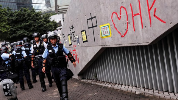 Hong Kong: retour au calme après une journée de violences Hong Kong: retour au calme après une journée de violences