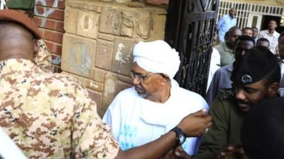 Soudan: Omar El Bechir a été déféré au Parquet