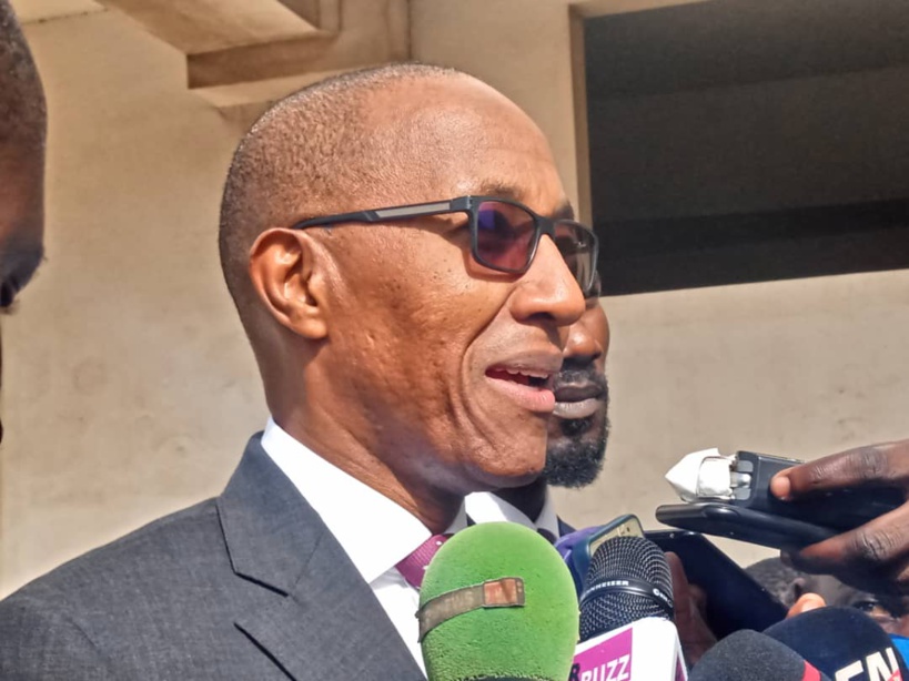 Abdoul Mbaye après son audition à la DIC: "Je croyais en venant qu'on allait m'enfermer dans une pièce chaude" Abdoul Mbaye après son audition à la DIC: "Je croyais en venant qu'on allait m'enfermer dans une pièce chaude"