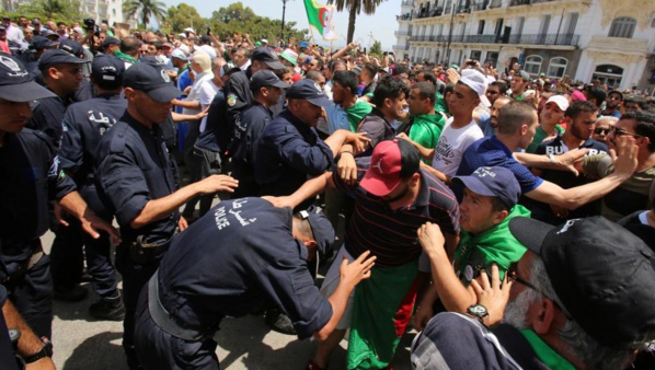 Algérie: nouvelle union entre partis et société civile pour une sortie de crise