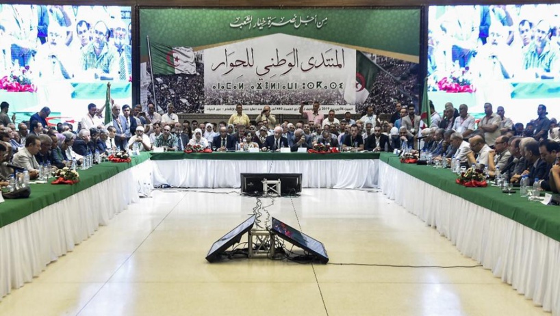 Algérie: le «Forum du dialogue national» travaille sur les élections Algérie: le «Forum du dialogue national» travaille sur les élections