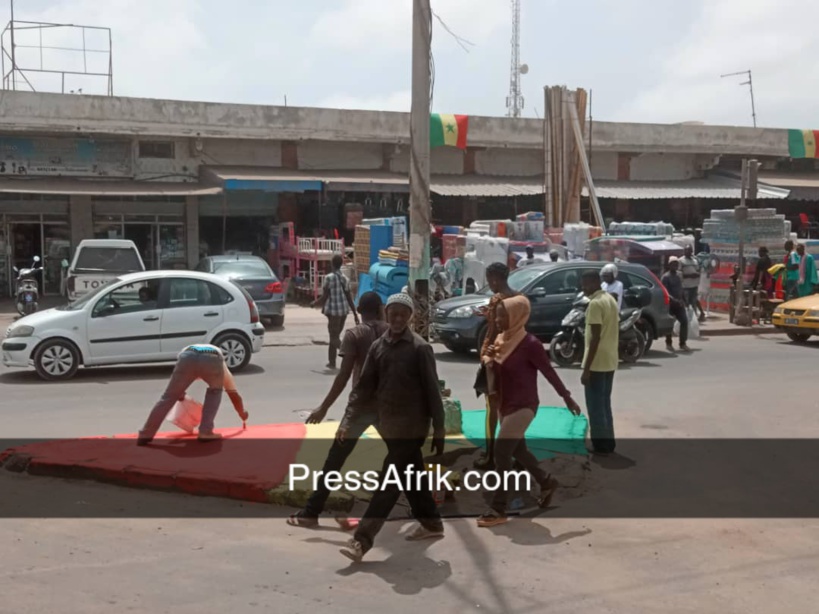 Les rues de la capitale sénégalaise décorées aux couleurs du drapeau national, à quelques heures de la finale de la CAN