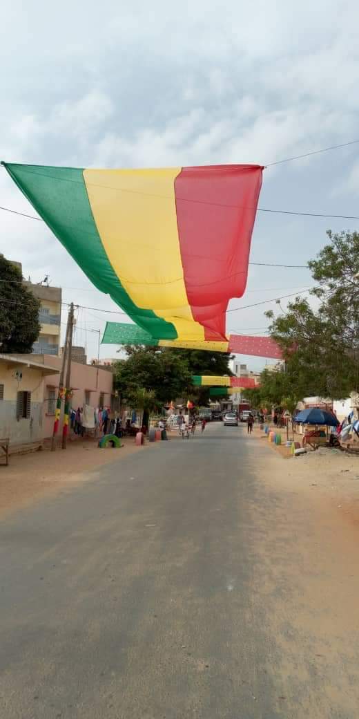 Les rues de la capitale sénégalaise décorées aux couleurs du drapeau national, à quelques heures de la finale de la CAN