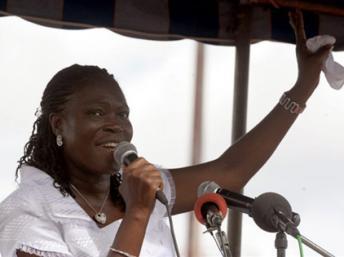 Après la décision des juges ce 21 décembre 2011, Simone Gbagbo, députée et épouse de l'ex-chef de l'Etat ivoirien (photo d'archives) restera en prison. (Photo : AFP