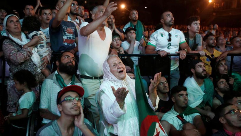  Finale de la CAN 2019: les supporters algériens n’oublient pas leurs luttes