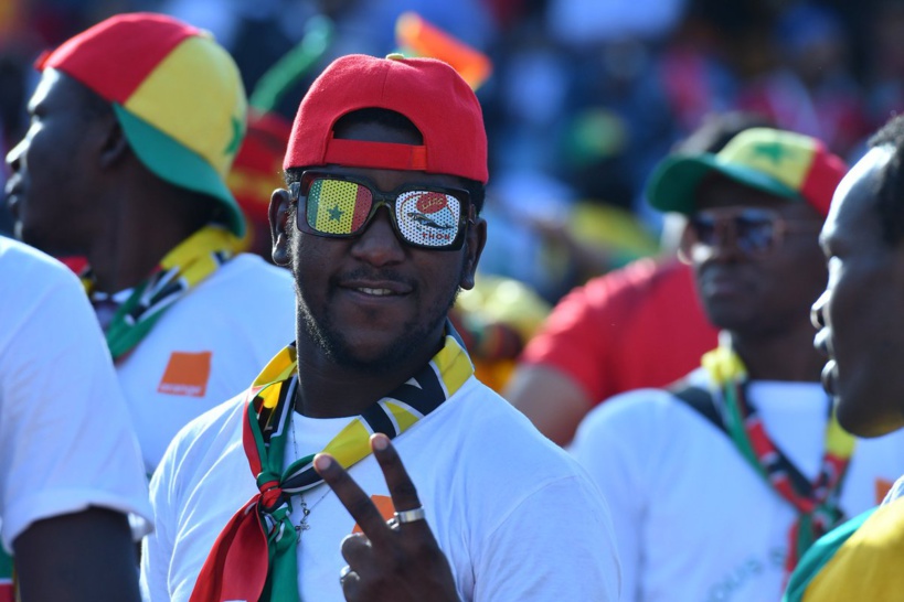 Direct-stade du Caire: Les supporters des #LionsdelaTeranga chauffent les tribunes Direct-stade du Caire: Les supporters des #LionsdelaTeranga chauffent les tribunes