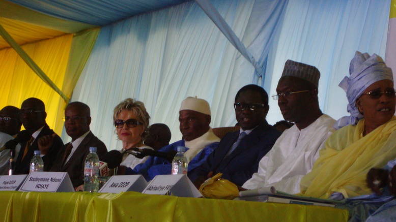 Direct VIDEO Méridien - Présidentielle 2012 : Wade investi par le Congrès du Pds