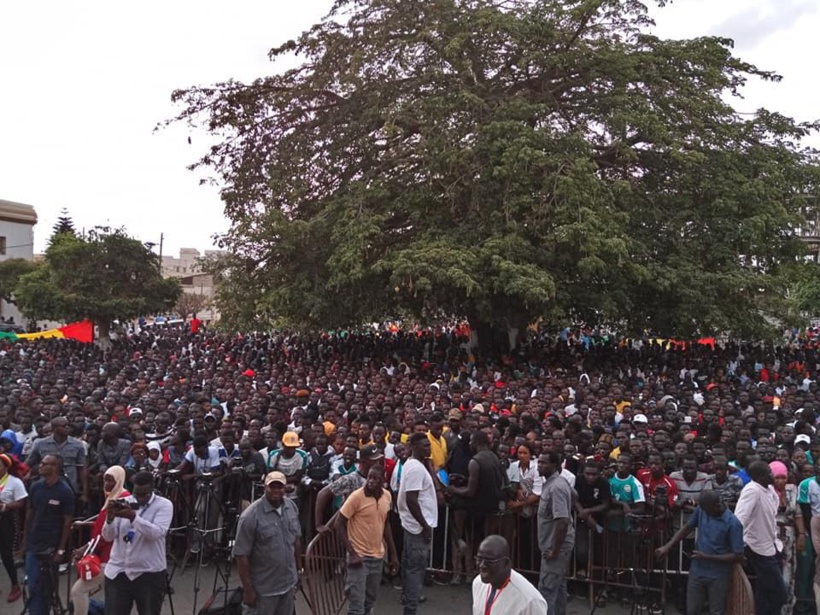 La visite de Sadio Mané à l'université de Dakar s'est transformée en bousculades et jets de pierres La visite de Sadio Mané à l'université de Dakar s'est transformée en bousculades et jets de pierres