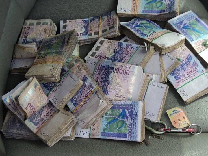 Un élève en classe de 3e entre en plein jour à la Cbao et réussit à voler 4 millions