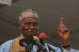 Me abdoulaye Wade dément la démission de Moustapha Guirassy