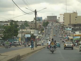 Cameroun: le calme revient difficilement à Douala après quatre jours d'émeutes