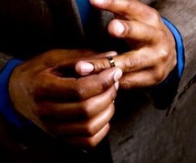 Iinfidélité conjugale: Pourquoi les hommes lorgnent-ils