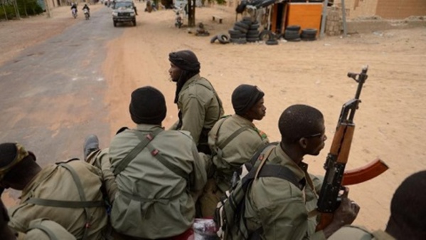 Burkina Faso : le bilan s'alourdit à 24 morts dans l'attaque contre une base militaire