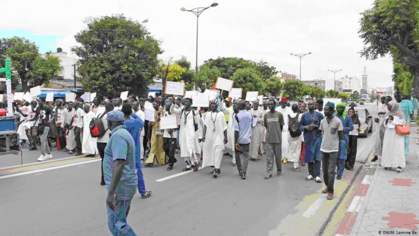 Injures contre les figures religieuses: des ONG islamistes manifestent à Dakar