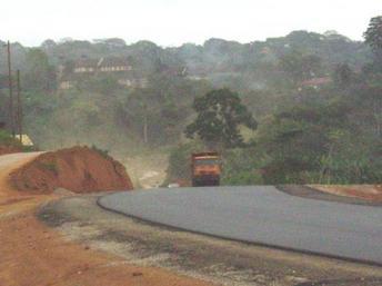 Le chantier de la route Kribi - Yaoundé mairie-akono.org