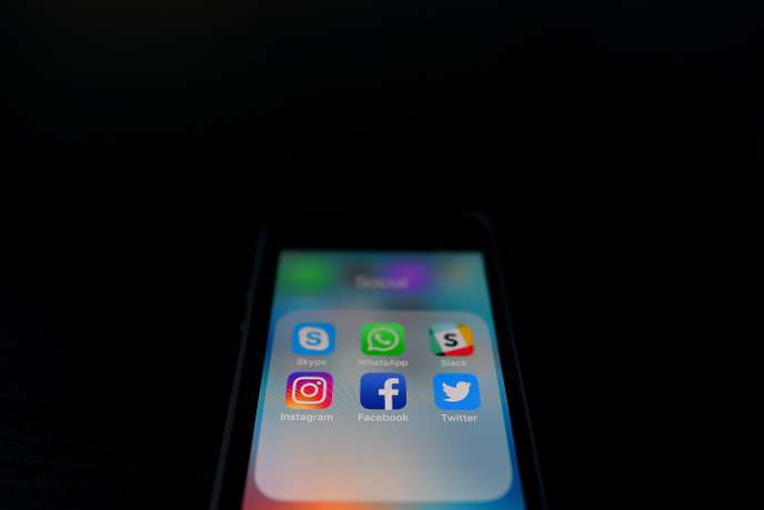 Prostitution en ligne: un Guinéen facturait aux filles et dames des parties de jambes en l'air à 10 000 Fcfa sur Facebook