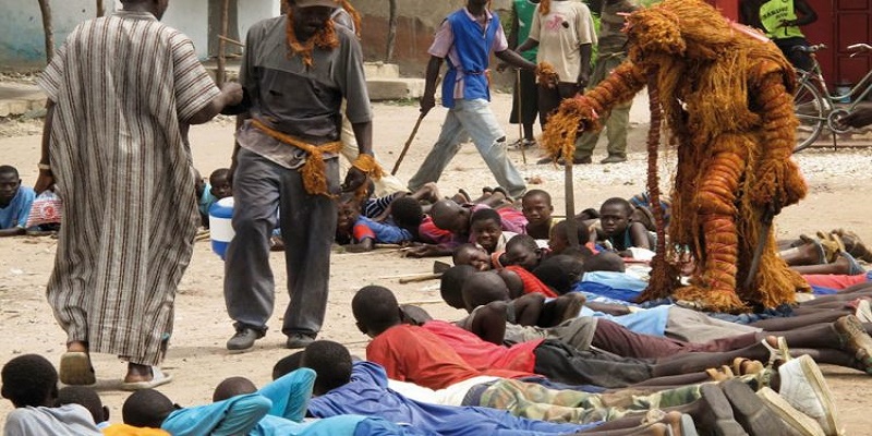 Mbour: un chauffeur de bus tue l'accompagnant du Kankourang et prend la fuite