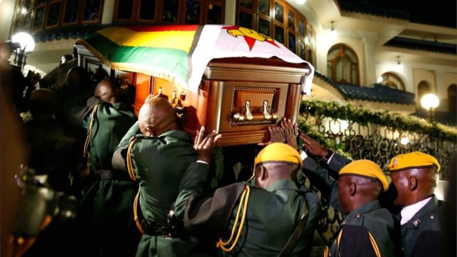 Un compromis trouvé pour enterrer Mugabe au Zimbabwe