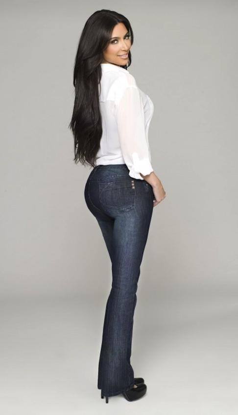 Les soeurs Kardashian présentent leur nouvelle collection de jeans