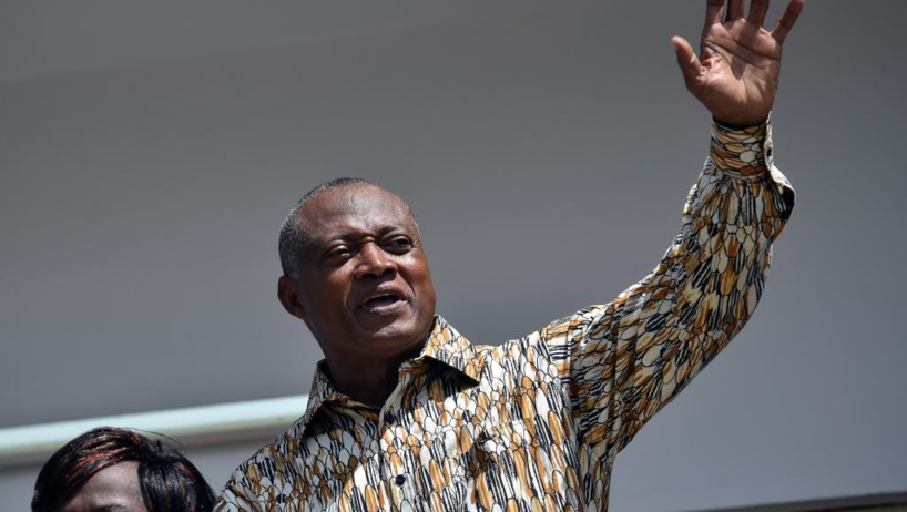 Togo: l’opposant Jean-Pierre Fabre, patron de l’ANC, tape du poing sur la table Togo: l’opposant Jean-Pierre Fabre, patron de l’ANC, tape du poing sur la table