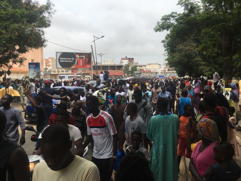 Vidéos et images de l’arrivée du Khalife des Mouride... Ce n'est pas un citoyen ordinaire qui est entré à Dakar Vidéos et images de l’arrivée du Khalife des Mouride... Ce n'est pas un citoyen ordinaire qui est entré à Dakar