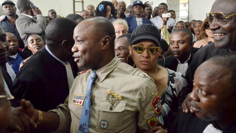 RDC: le chanteur Koffi Olomidé interpellé en lien avec ses chansons censurées RDC: le chanteur Koffi Olomidé interpellé en lien avec ses chansons censurées