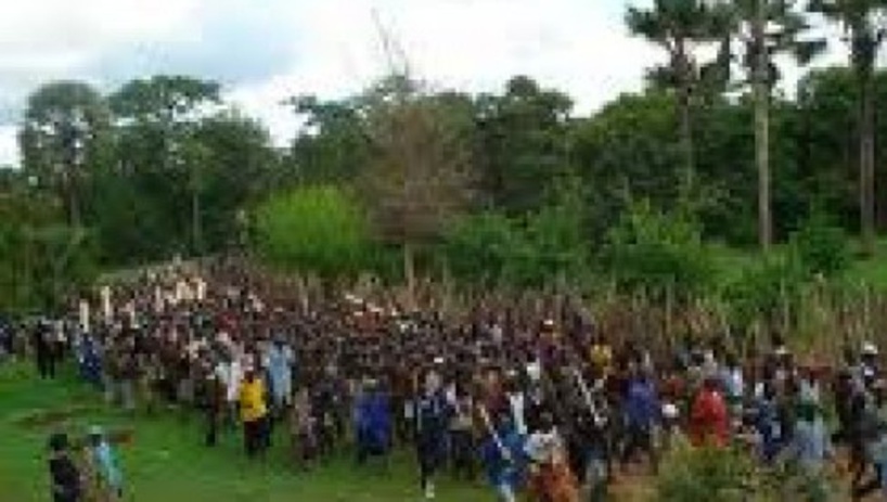 Nyassia : Les populations Kaguitte listent les maux de leur localité sur 40 km de marche Nyassia : Les populations Kaguitte listent les maux de leur localité sur 40 km de marche