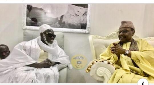 Le porte-parole de Tivaouane , Serigne Pape Malick Sy reçu par le khalife des mourides