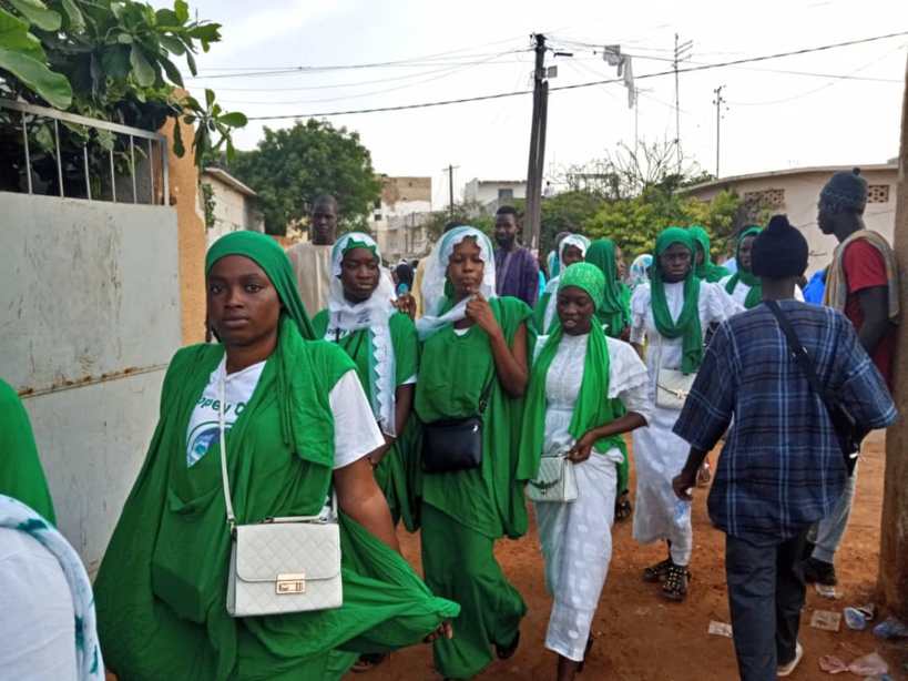 Les "Chemins du Paradis" s'ouvrent à Dakar ce vendredi... les lieux bondés de monde avant l'ouverture du la mosquée Les "Chemins du Paradis" s'ouvrent à Dakar ce vendredi... les lieux bondés de monde avant l'ouverture du la mosquée