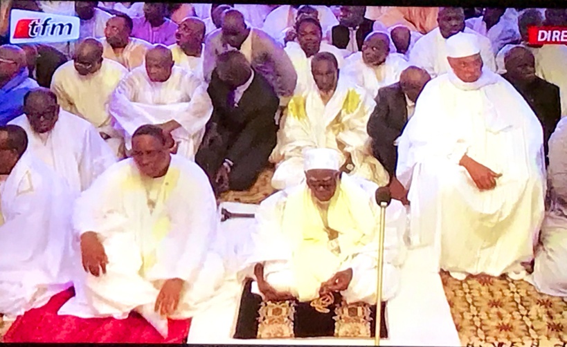 Massalikoul Jinaan: Wade et Macky aux cÃ´tÃ©s du Khalife des Mourides Ã  quelques minutes de la priÃ¨re