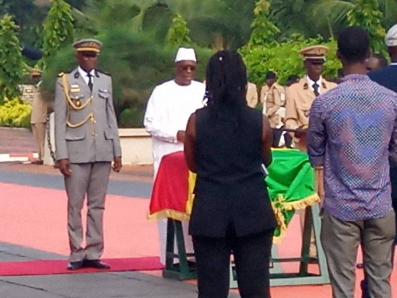 Macky élève les victimes sénégalaises du crash d’hélicoptère à Bangui au Chevalier de l’Ordre National du Lion 