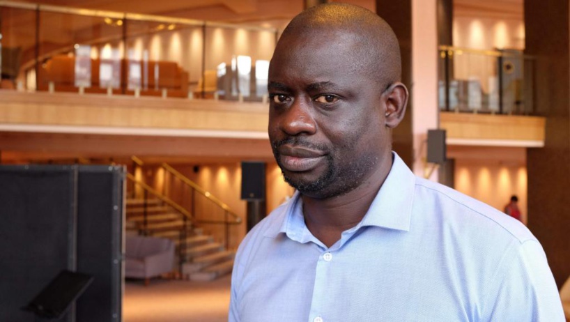 Felwine Sarr: «J’ai toujours trouvé les réponses dans la poésie» Felwine Sarr: «J’ai toujours trouvé les réponses dans la poésie»