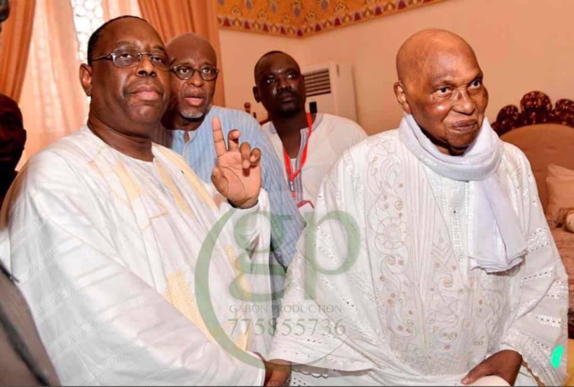 Jeune Afrique révèle le "pacte" conclu entre Wade et Macky lors d’une "rencontre secrète" le jour de la Tabaski Jeune Afrique révèle le "pacte" conclu entre Wade et Macky lors d’une "rencontre secrète" le jour de la Tabaski