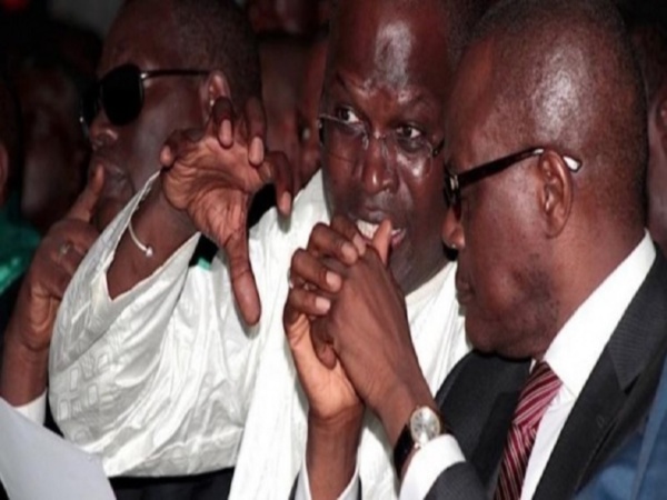 Exclusif ! Khalifa Sall s’est rendu chez Ousmane T. Dieng pour présenter ses condoléances Exclusif ! Khalifa Sall s’est rendu chez Ousmane T. Dieng pour présenter ses condoléances