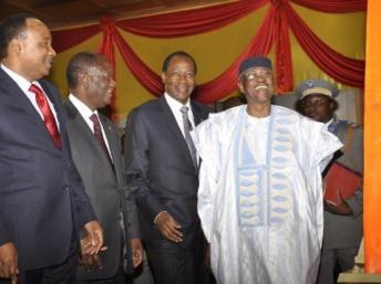 Mali : Amadou Toumani Touré et Blaise Compaoré cherchent une issue à la crise malienne