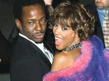 Mort de Whitney Houston : pas de funérailles publiques ni de Bobby Brown