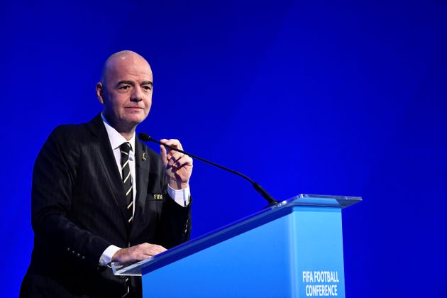 Contre le racisme, la Fifa veut des sanctions mondiales et l'arrêt des matches