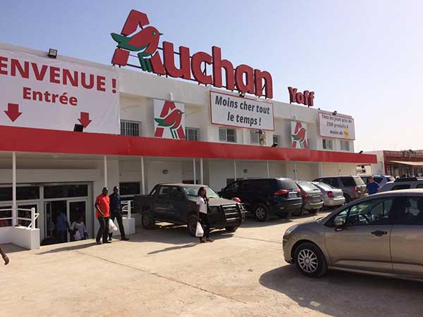 Vol de denrées impropres à la consommation : un employé de Auchan et son complice arrêtés