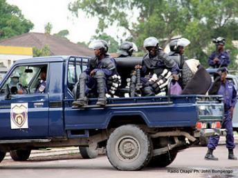 La police d’intervention rapide (PIR) à Kinshasa. Radio Okapi/John Bompengo