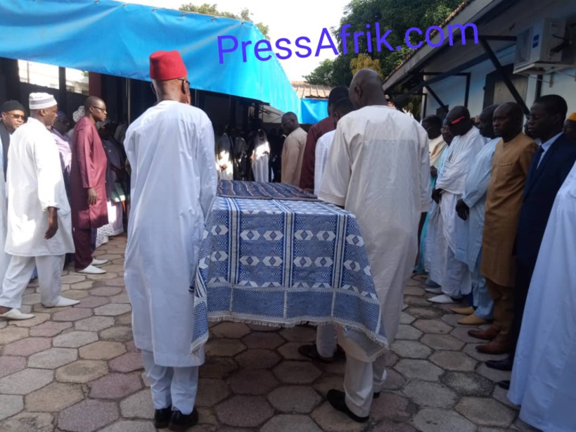 (Images) Hôpital principal: plusieurs autorités amis et proches présents à la levée du corps du fils de ABC (Images) Hôpital principal: plusieurs autorités amis et proches présents à la levée du corps du fils de ABC