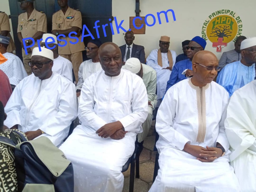 (Images) Hôpital principal: plusieurs autorités amis et proches présents à la levée du corps du fils de ABC (Images) Hôpital principal: plusieurs autorités amis et proches présents à la levée du corps du fils de ABC