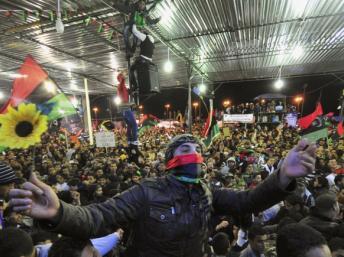 Benghazi, 17 février 2012. Les Libyens fêtent le premier anniversaire de leur soulèvement. © Reuters/Esam Al-Fetori