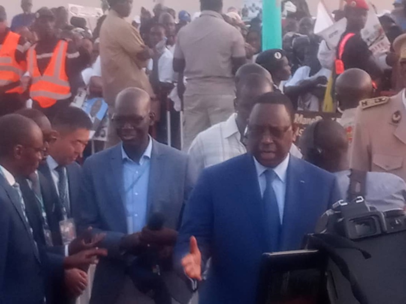 Macky Sall veut bâtir un "réseau de mobilité collective qui optimise les coûts élevés des transactions économiques" Macky Sall veut bâtir un "réseau de mobilité collective qui optimise les coûts élevés des transactions économiques"